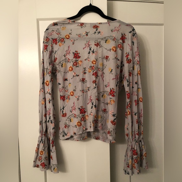 Bell Sleeve Lucky Brand V-Neck - Picture 2 of 4